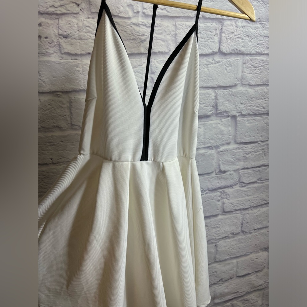 Beautiful white dress 👗
